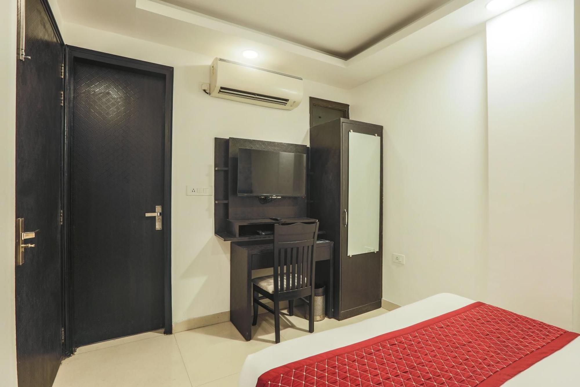 The Atlantes Suite Near Delhi Airport Νέο Δελχί Εξωτερικό φωτογραφία